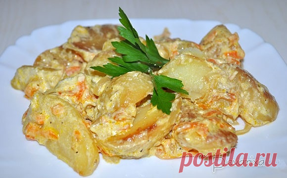 Картошка, запеченная в сливках - отличный гарнир к мясу или рыбе! Обычная картошка в этом блюде заиграет по-царски!