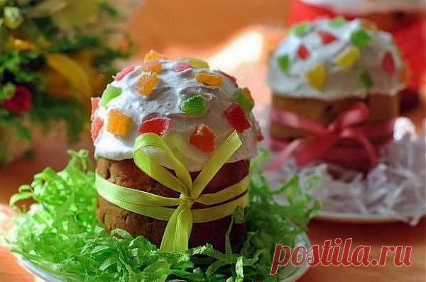 Пасхальный кулич с изюмом