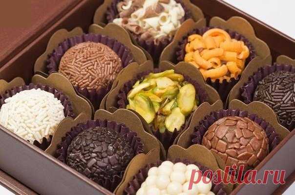 Вкуснейшие конфеты «Brigadeiro» своими руками 

Бесподобно!
Ингредиенты:
какао-порошок — 3 ст.л.сливочное масло — 1 ст.л.сгущенное молоко — 1 банкаукрашение
Приготовление:
Смешиваем какао, сливочное масло и сгущенное молоко.
Варим массу на средне…