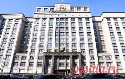 ГД усиливает контроль за строительством на частных участках в Подмосковье. По мнению парламентариев, это необходимо для решения проблемы несоблюдения собственниками и застройщиками требований к отступам от границ земельного участка и этажности объектов