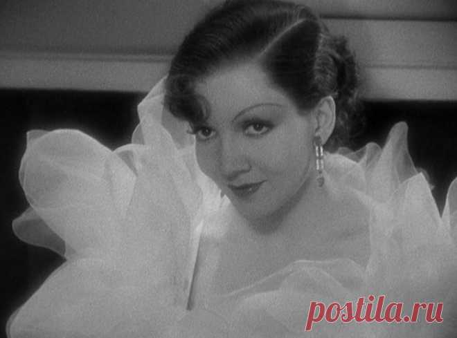 Claudette Colbert in “Torch Singer” (1933)