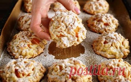 ПЕЧЕНЬЕ «АБРИКОСОВЫЕ ОБЛАКА»
Нежное печенье, абрикосы и воздушный сливочный крем создают неповторимое сочетание вкусов и текстур. Печенье простое в приготовлении, при этом весьма изысканное.

ИНГРЕДИЕНТЫ:
Для теста:
мука — 300 г;
сода — 2 ч.л.;
сахарная пудра — 100 г;
растительное масло — 100 мл;
яйца — 2 шт.;
лимонная цедра;
абрикосы — 80 г.

Для крема:
молоко — 300 мл;
кукурузный крахмал — 2 ст.л.;
яичный желток — 1 шт.;
сахар — 3 ст.л.;
ванильный сахар — 1 ст.л.

Пригот...