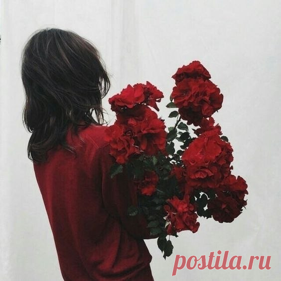 Не бойтесь уходить от тех, с кем вам плохо. Не думайте, что этот человек - ваш последний билет в семейную жизнь любви и детей. Не думайте, что свет сошёлся клином на нём. Любое утверждение, котoрое расходится с вашим счастьем, обрекают вас на бездарно потерянное время. Не слушайте друзей, родственников, общество. Не подчиняйтесь стереотипам, если они распадаются с вашими убеждениями и собственным комфортом. Не заставляйте себя находиться там, где совсем не хочется.

Жизнь ...
