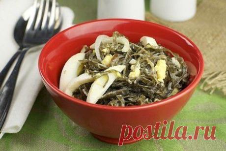 Салат с морской капустой.