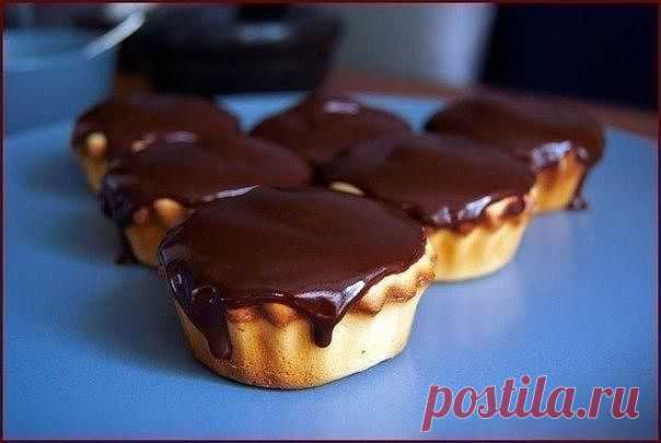 Как приготовить сливочные пирожные с шоколадом - рецепт, ингредиенты и фотографии