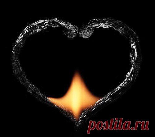 Прежде чем нагло разбить чьё-то сердце, вытереть ноги о чьи-то чувства — помни: касса где-то впереди — за всё когда-нибудь придётся заплатить...