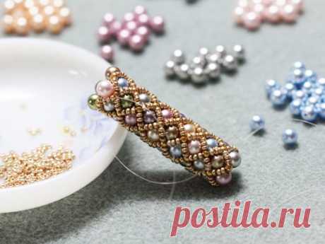 Жгут чудесный

Материалы: https://handmademart.net 

#бижутерия #украшения @biserok #бисероплетение #biserok