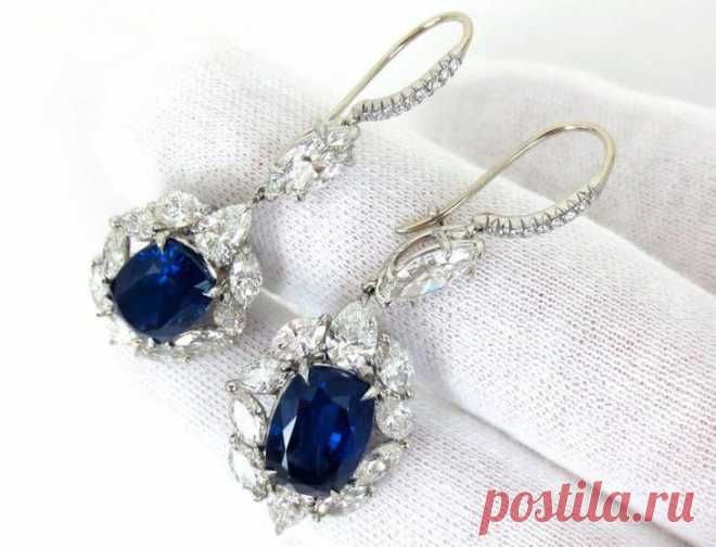 Лечебные и магические свойства сапфиров Сапфир – это драгоценный камень, который связан не с богатством и славой, а с чистотой и святостью, а также с космической энергией Неба. В православии праздники Богоматери знаменуются голубым цветом. ...