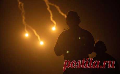 Иордания заявила, что американские военные погибли на базе Эт-Танф. Удар беспилотника, при котором погибли американские военнослужащие, произошел не на территории Иордании, как сообщал ранее Вашингтон, а на базе Эт-Танф в Сирии, сообщает телеканал Al Mamlaka со ссылкой на министра правительственных коммуникаций и официального представителя кабмина королевства Муханнада Мубайдина.