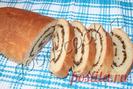Пышный мягкий рулет с ароматной начинкой. Восторг полнейший.