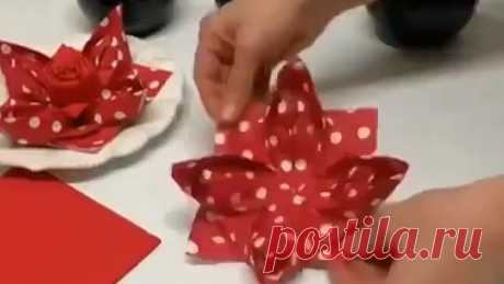 Розы из салфеток для сервировки стола!