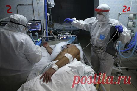 Ученые в США опровергли принадлежность COVID-19 к респираторным заболеваниям. Американские ученые заявили, что коронавирус является сосудистым, а не респираторным заболеванием. Об этом сообщается в материале, опубликованном в научном журнале Journal Circulation Research. По мнению авторов статьи, коронавирус в первую очередь поражает артериальную кровеносную систему.