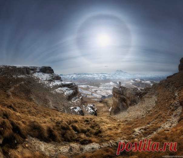 Солнечное гало над Эльбрусом. Автор фото: Светлана Иванова.