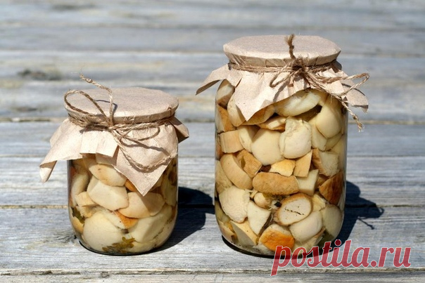 Маринованные белые #грибы 

Для приготовления понадобится:

Грибы белые - 5-8 кг.;
Для маринада на 1л. отваренных грибов:
Вода – 1,2 л.;
Перец душистый - 3-4 шт.;
Уксус 9% - 60 мл.;
Гвоздика – 2 бутона.;
Перец черный горошком - 5-6 шт.;
Лавровый лист – 2 листика.;
Соль не йодированная – 1,5 ст. ложки.

Приготовление:

1. Хорошо очистить грибы. Залить холодной водой и поставить вариться. Когда закипят, уменьшить огонь и обязательно снять пену.
2. В грибы добавить щепотку ли...