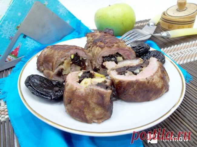Мясной рулет с черносливом и яблоками: рецепт со свининой