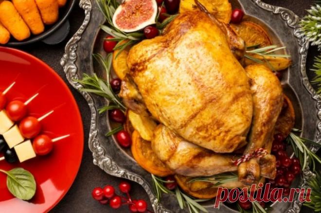 Врач Харлов рассказал, что острый панкреатит часто возникает после застолий. При панкреатите у человека возникает резкая боль по центру живота.