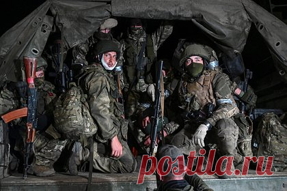 В США объяснили нежелание поделиться с Россией разведданными о планах Пригожина. Соединенные Штаты не предупредили Москву о том, что глава частной военной компании (ЧВК) «Вагнер» Евгений Пригожин готовит вооруженный мятеж, чтобы не казаться причастными к происходящему, объяснил профессор в области международных отношений колледжа Гамильтона Алан Кафруни.