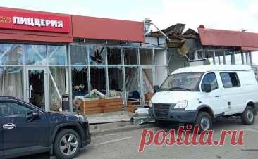 В Белгородской области женщина пострадала при ударе БПЛА. В Белгородской области, в поселке Пролетарский, в результате удара украинского беспилотника по торговому объекту пострадала женщина, сообщил губернатор Вячеслав Гладков в телеграм-канале.