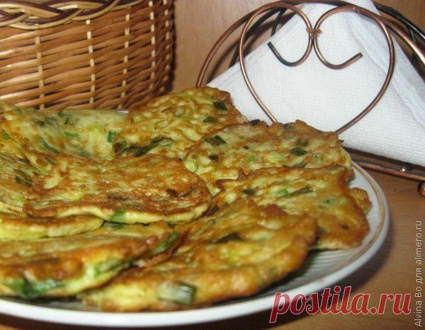 Луковые оладьи с кабачками