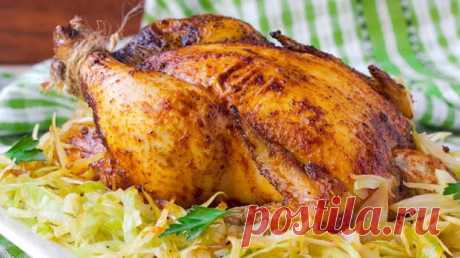 Приготовить вкусный и сытный обед для всей семьи не составит труда благодаря рецепту курицы, тушенной в духовке с овощами. С приготовлением этого блюда справится даже новичок в кулинарии. Ингредиенты: курица – 600 г; белокочанная капуста – 800 г; репчатый лук – 150 г; морковь – 150 г; растительное - 7 марта - 43697432372 - Медиаплатформа МирТесен