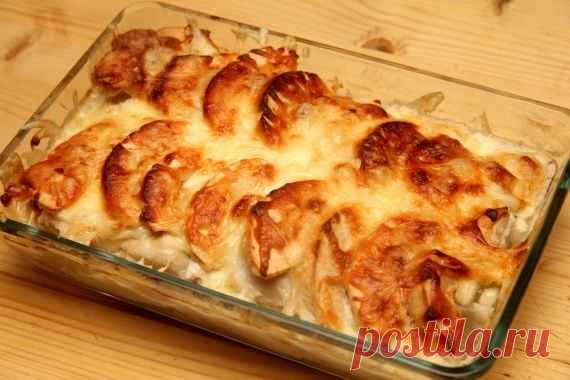 Нежные и сочные куриные грудки в сливочно-сырном соусе Основные Масло подсолнечное1 столовая ложка Сольпо вкусу Яблоки600 грамм Сахарный песок1 столовая ложка Грудки куриные (без костей и кожи)900 грамм Для сливочной заливки Сливки100 миллилитров Соль1 большая щепотка Перец белый молотый1 большая щепотка Орех мускатный1 большая...
