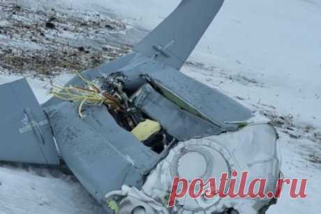 В Еланском районе Волгоградской области в поле упал неизвестный объект. Разрушений не последовало.