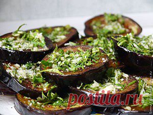 Баклажаны жареные с чесноком и зеленью | Вкусно