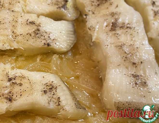 Палтус на луковой подушке – кулинарный рецепт
