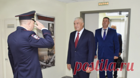 Колокольцев совершил рабочую поездку в Чукотский автономный округ. Официальный представитель МВД России Ирина Волк заявила, что министр внутренних дел России Владимир Колокольцев с рабочей поездкой посетил Анадырь (Чукотский автономный округ). Читать далее