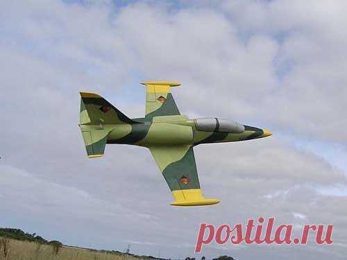 Модель самолёта L-39 Albatros, на радиоуправлении Здравствуйте гости дорогие!Рад приветствовать вас в это непростое время пандемии Коронавируса. Сегодня я решил рассказать вам, как можно построить модель самолёта Л-39 Альбатрос. Автор любезно предоставляет все чертежи, которые можно скачать, распечатать и сделать прекрасные шаблоны, по которым