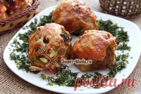 Мясо по-французски с фаршем и картошкой.