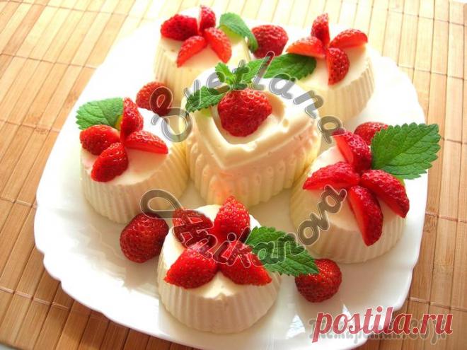 Кокосовые пирожные без выпечки! И дети, и взрослые будут в восторге от них! Хочу поделиться отличным рецептом десерта. Пирожные получаются очень вкусными, уверена, что понравятся они и взрослым, и детям. На их приготовление я потратила всего 20 минут (без учета времени на зас...