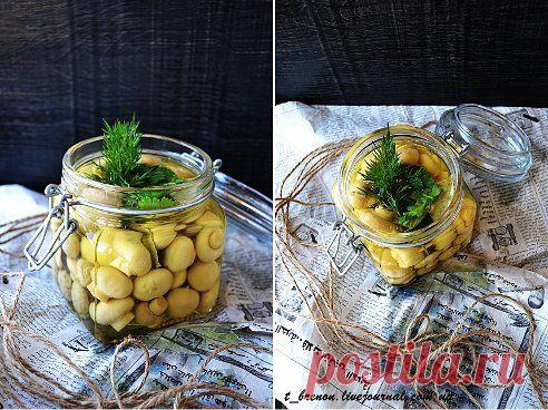 Маринованные шампиньоны.

Грибы сами по себе продукт абсолютно диетический. Удобнее и красивее, если сами грибы брать мелкие. Очень вкусное дополнение к относительно пресным блюдам – паровому омлету, пюре из цветной капусты, тефтелям на пару и т.д.

Время приготовления: 10 мин.
Порций: по желанию

Вам потребуется:

Грибы шампиньоны 250 гр
Уксус яблочный 5%