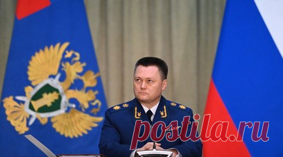 «Ни у кого иллюзий быть не должно»: генпрокурор Краснов в интервью RT — о предотвращении коррупции и борьбе с откатами. За последние полгода в России к уголовной ответственности привлечены почти 10 тыс. коррупционеров, среди них есть и высокопоставленные чиновники. Об этом в интервью RT заявил генпрокурор РФ Игорь Краснов. По его словам, одна из целей работы ведомства — сформировать в обществе нетерпимость к коррупции и приучить граждан не бояться отстаивать свои права. Говоря о работе на…