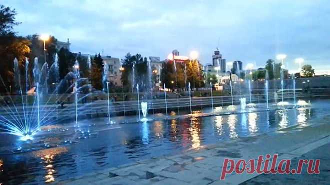 новый музыкальный фонтан на "плотинке" в Екатеринбурге