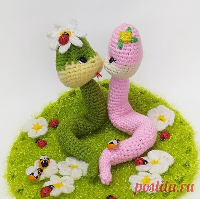 Весёлые змейки крючком. Амигуруми схемы и описания. Автор: Светлана Гриненко | IRINELY.ART