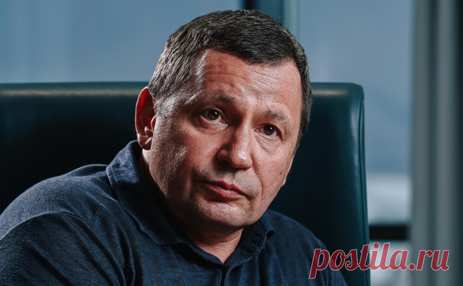 Глава Внуково усомнился в уходе перевозчиков в Петербург на фоне «ковров». Совладелец Внуково Виталий Ванцев считает, что иностранные авиакомпании не станут переносить рейсы в Пулково, где нет пассажиропотока. Перенос приведет к тому, что пассажиры полетят рейсами прямого конкурента — «Аэрофлота»