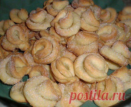 Творожные розочки

Несложный и быстрый рецепт.