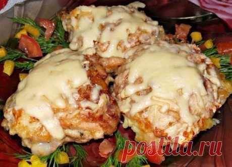 Восхитительная курица с грибами, запечённая под картофельной шубой Ингредие...