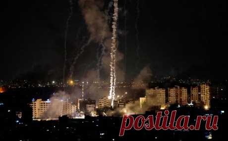 Израиль решил отключить свет сектору Газа. На Израиль приходится большая часть поставок электричества в сектор Газа. После атаки палестинской группировки власти решили отключить подачу света. Израиль предупредил о планах провести долгую военную компанию против ХАМАС