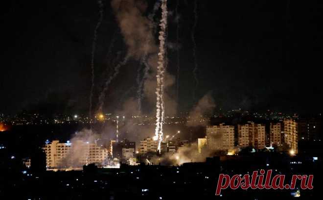 Израиль решил отключить свет сектору Газа. На Израиль приходится большая часть поставок электричества в сектор Газа. После атаки палестинской группировки власти решили отключить подачу света. Израиль предупредил о планах провести долгую военную компанию против ХАМАС