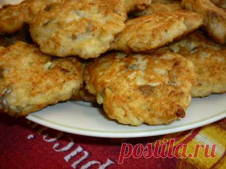Бюджетные рыбные котлетки «Вкусняшка» — получилась целая кастрюля 

Накормила всю семь, даже маленьких приверед!




Ингредиенты:
рыба — 1 кгяйца — 2-3 штукилук — 2 больших головкисоль, перец по вкусумайонез и мука — по 4 столовые ложки
Приготовление:
Нарезаем филе …