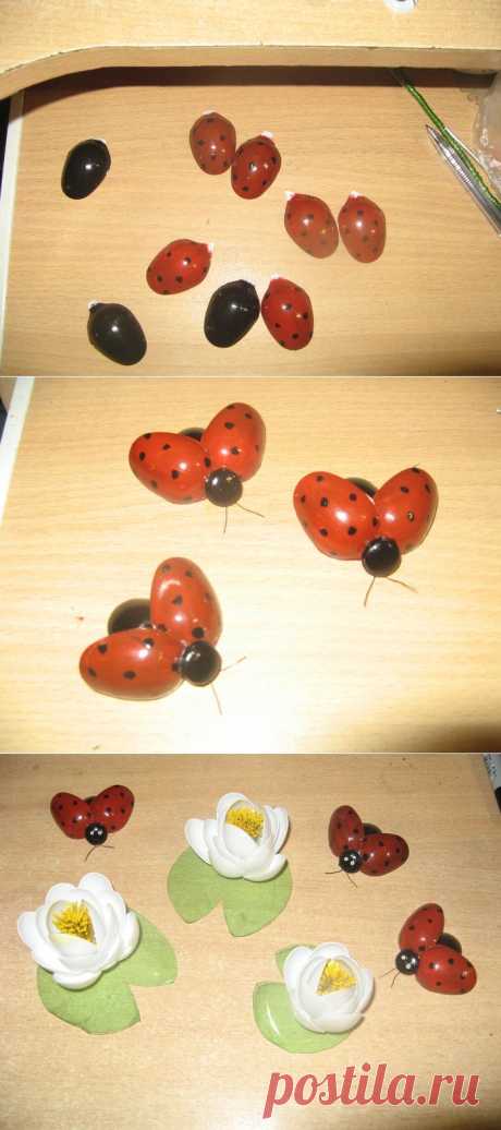 Божьи коровки из одноразовых ложечек.