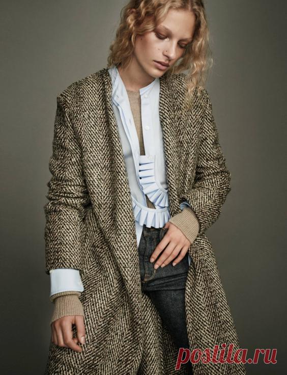 Блуза со съемной рюшей на рукавах