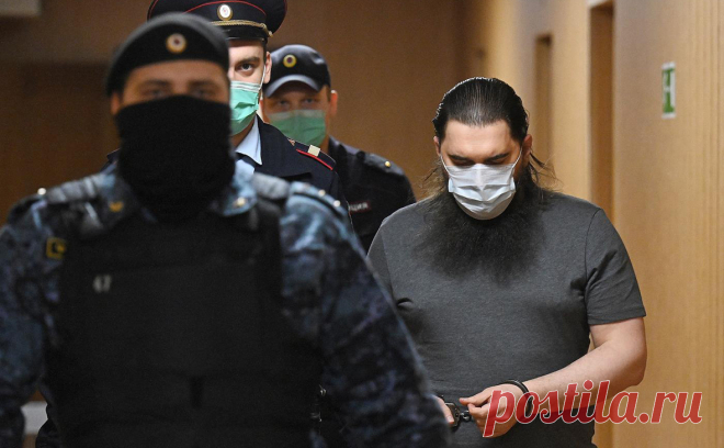 Суд прекратил преследование экс-офицера ФСБ из дела Черкалина. Андрей Васильев проходил обвиняемым по делу о вымогательстве взятки у бизнесмена Сергея Гляделкина в 2011 году. Защита подала ходатайство об истечении срока давности по уголовному преследованию, суд его удовлетворил