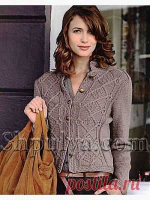 Серый жакет с фантазийным узором , вязаный спицами — Шпуля - сайт о вязании
