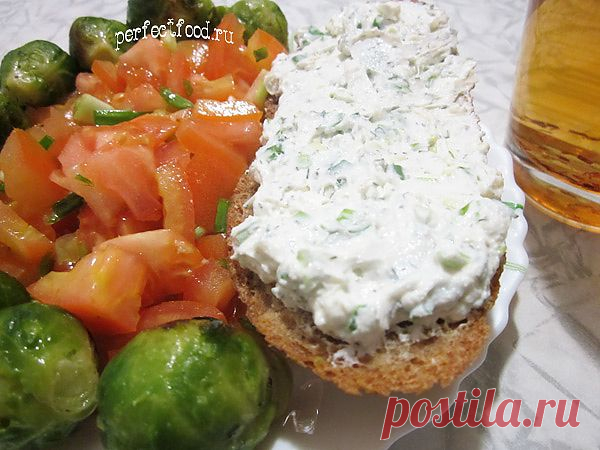 Творожный крем с зеленью и чесноком