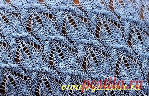 Объёмный ажурный узор спицами: подробное описание и схема Интересный узор для вязания спицами. В нём ажурные элементы причудливо переходят в переплёты из смещённых петель, создавая интересный объёмный рисунок.
