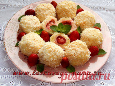 Творожные шарики с клубникой