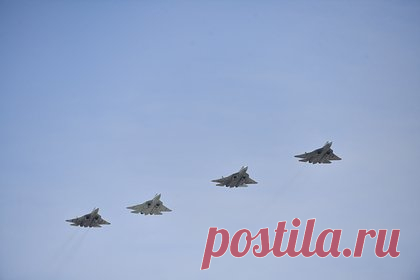 Названа доля композитных материалов в конструкции Су-57. Композитные материалы составляют 25 процентов от веса пустого истребителя пятого поколения Су-57, сообщили в госкорпорации «Ростех». Из композитных материалов также создали крыло пассажирского МС-21. Базой для отработки применения таких технологий стал истребитель Су-47 «Беркут».
